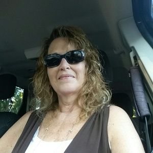 Meet your Posher, Denise